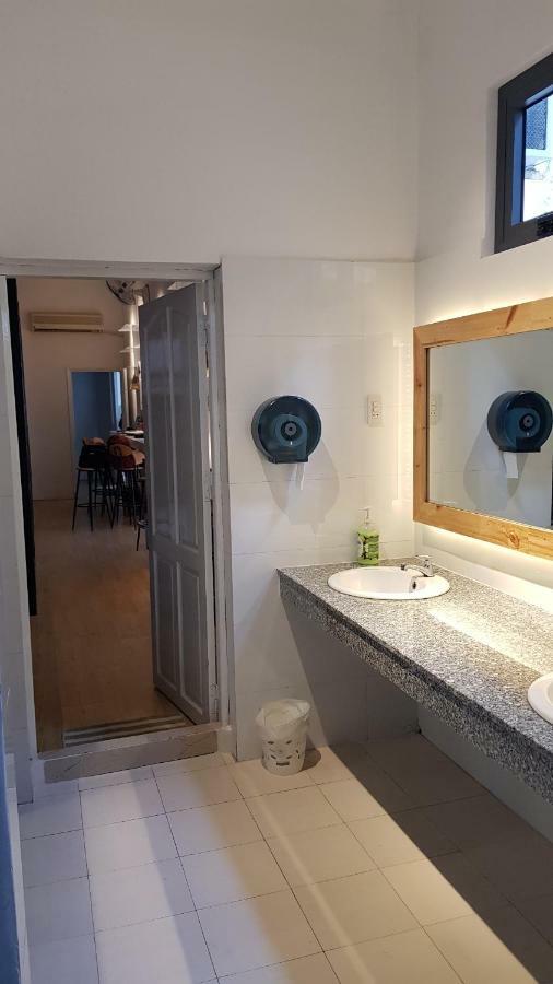 White House Hostel Нячанг Экстерьер фото